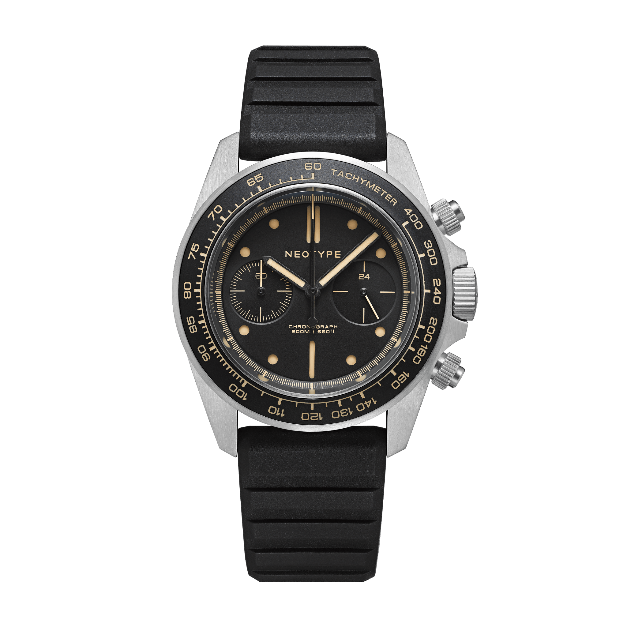 Montre chronographe Neotype Watches en acier avec cadran noir et détails Old Radium, vue de face, affichant une esthétique intemporelle.
