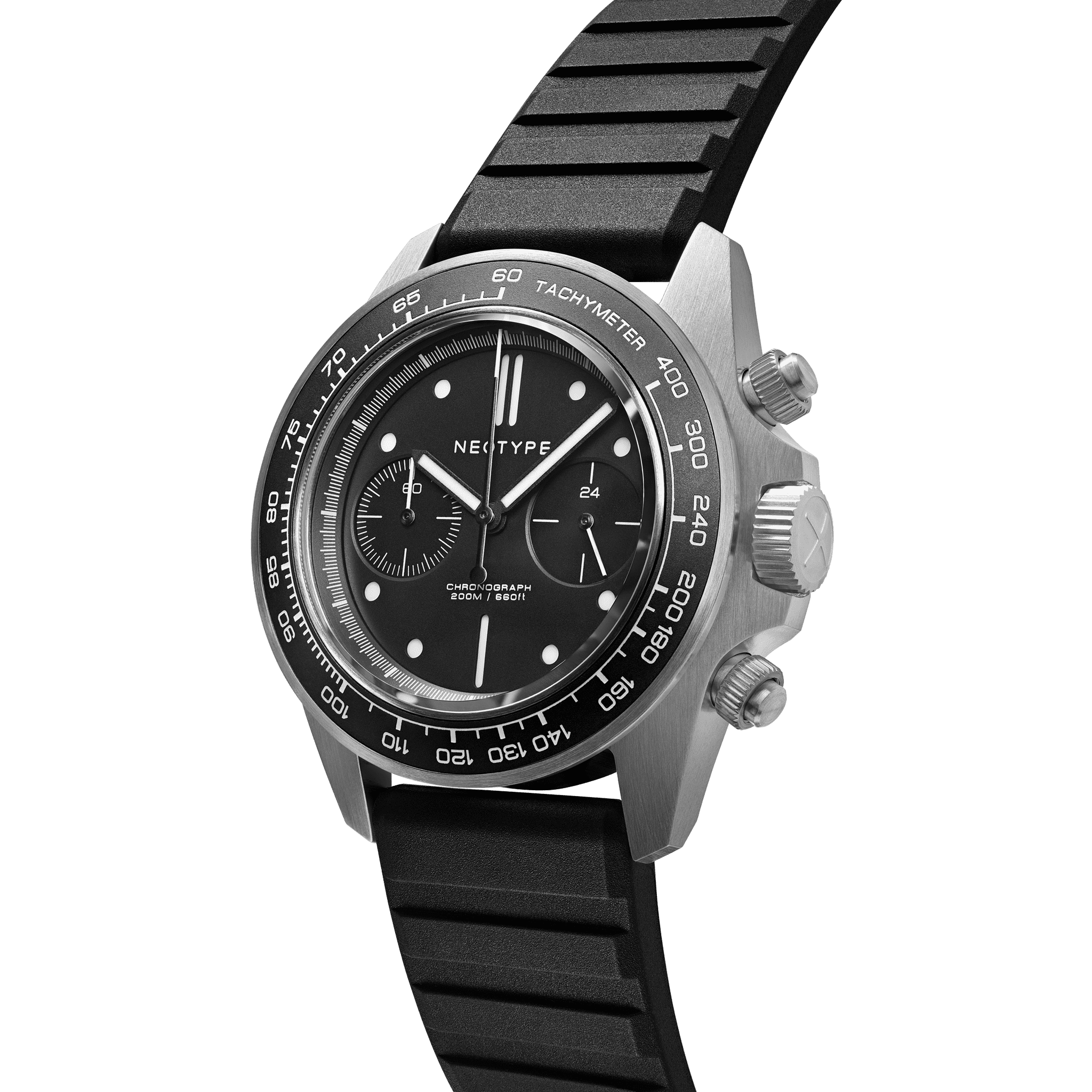 Montre chronographe Neotype Watches pour homme en vue trois-quarts, avec un cadran noir et des détails argentés, posée sur fond blanc pour un style intemporel.