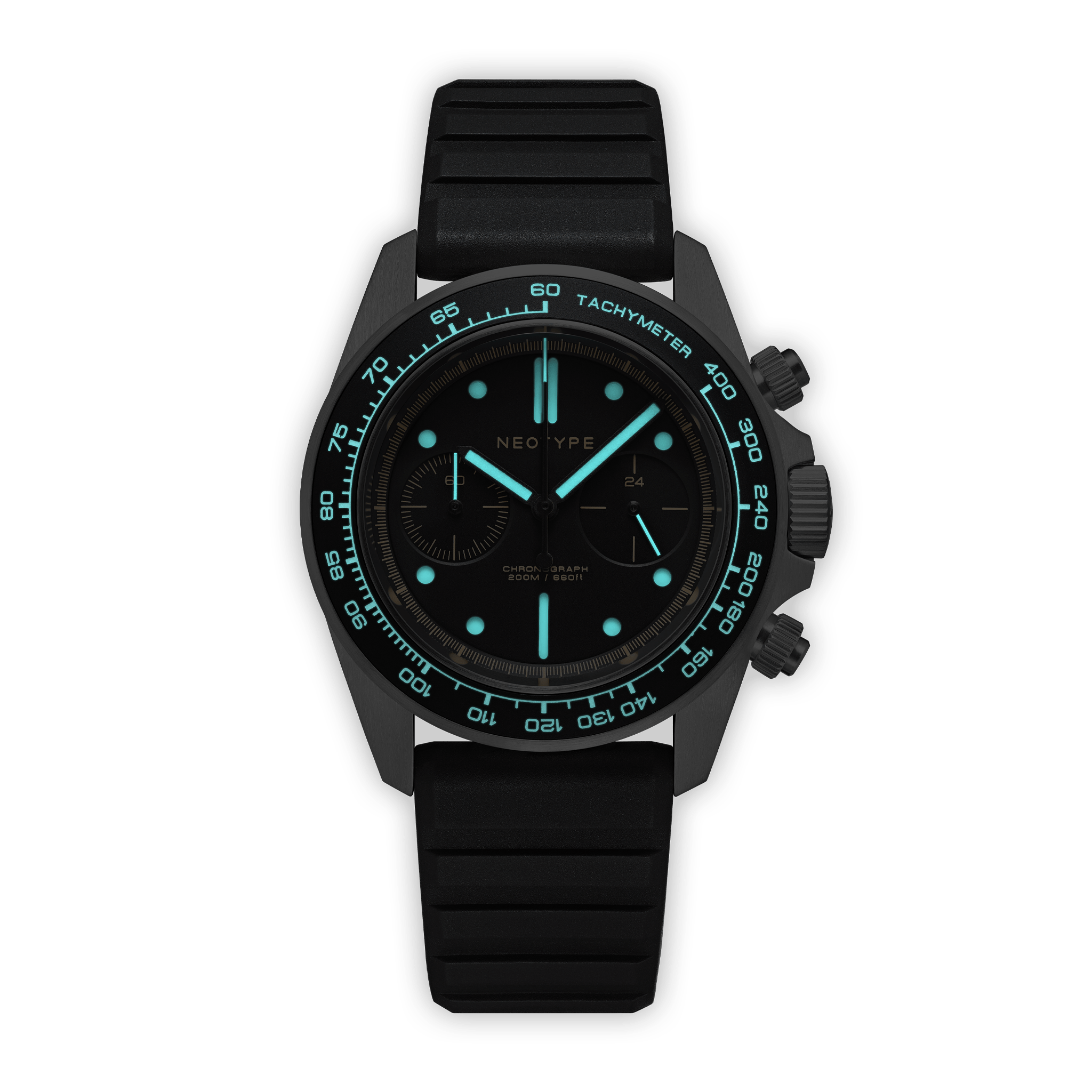 Montre chronographe Neotype Watches en acier avec cadran noir et Bracelet FKM de Neotype Watches, vue de face, mettant en avant la lisibilité et l'élégance du cadran.