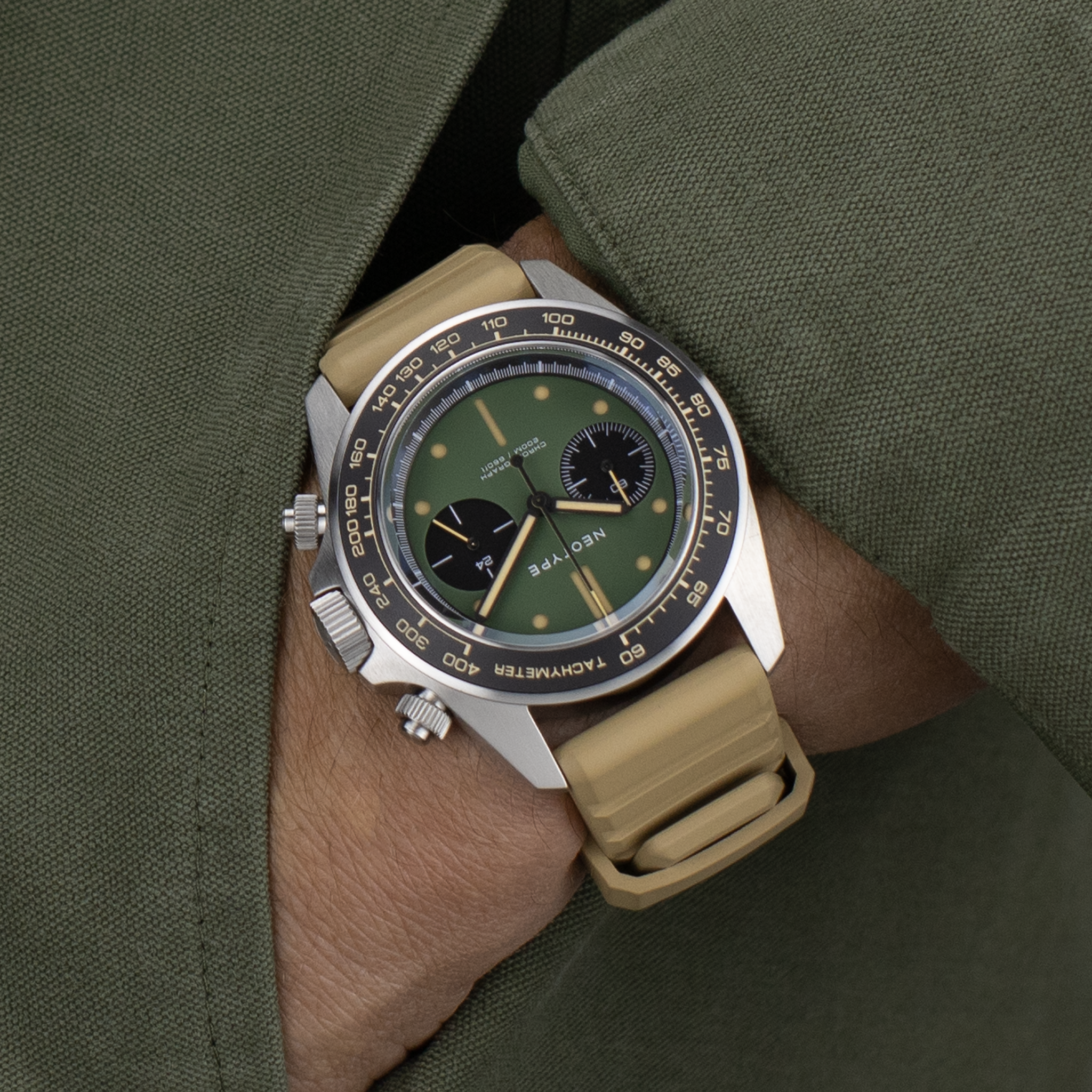 STAINLESS STEEL – GREEN DIAL + OLD RADIUM
