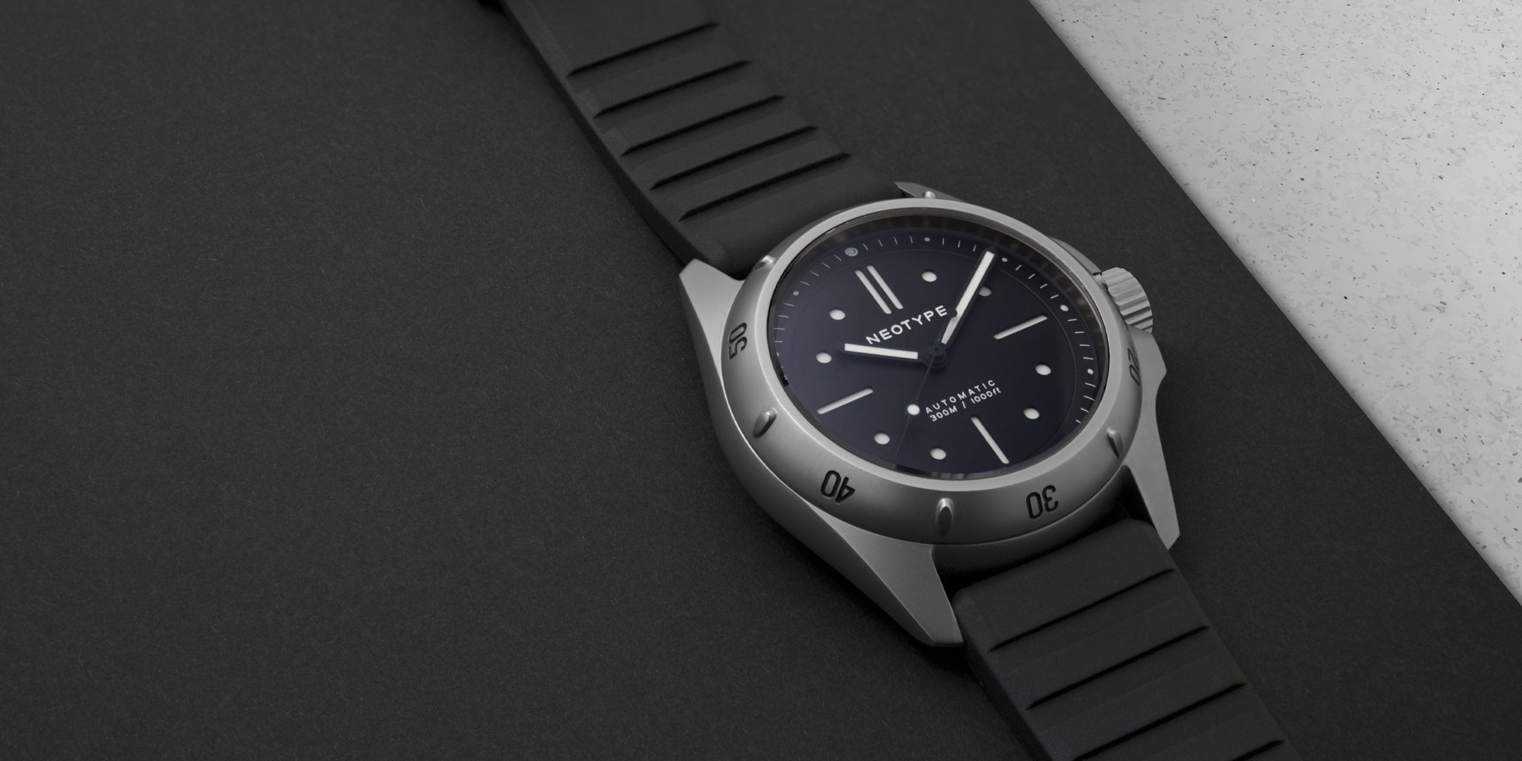 Horlogerie Neotype - Montre design de plongée pour homme LM01D1N
