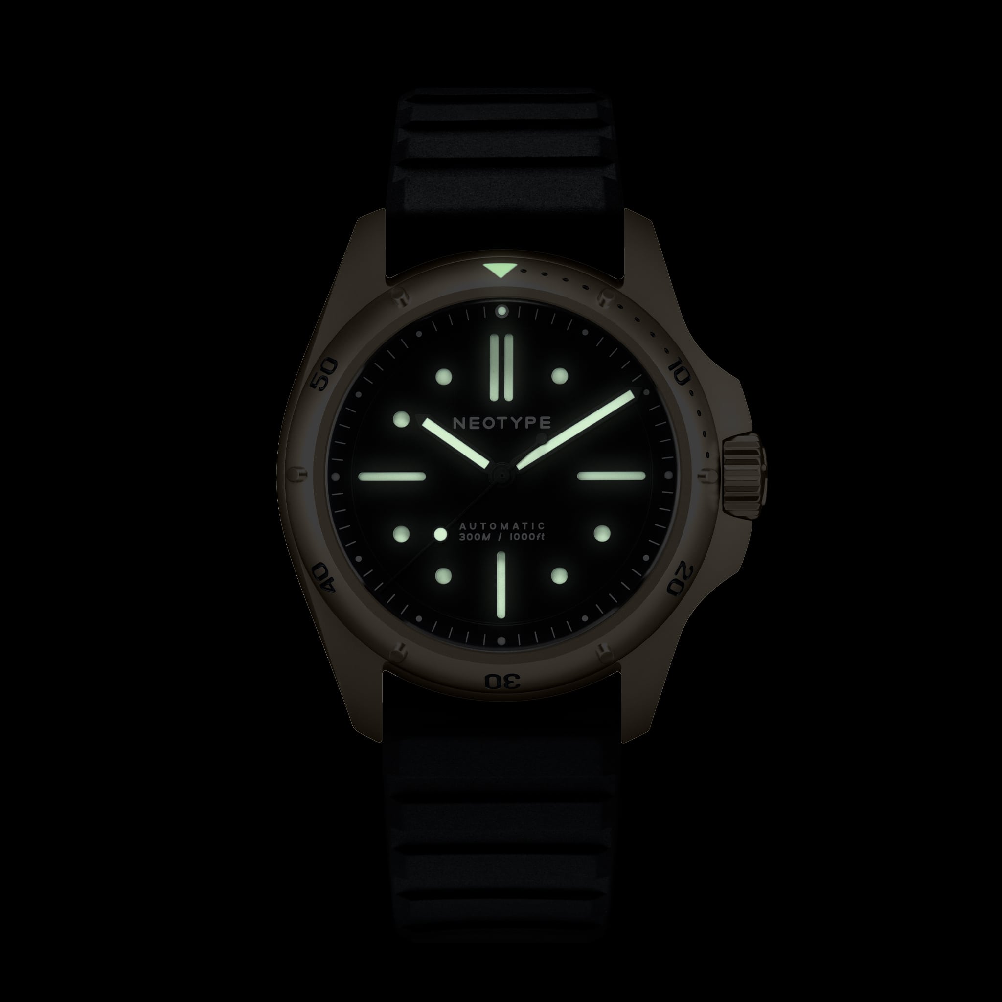 LM01 Type D - Acier PVD Or / Noir | NEOTYPE WATCHES montre luxe homme